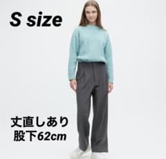 タックワイドパンツ　グレー　ツータック　ユニクロのサムネイル