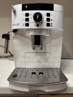 DeLonghi マグニフィカS ECAM22112 ホワイト - メルカリ