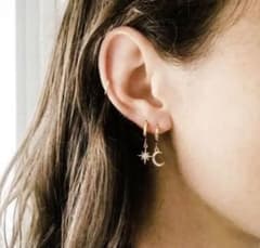 【大人気】韓国アクセサリー 両耳ピアス トレンド 太陽 月 星 フープ ゴールドのサムネイル