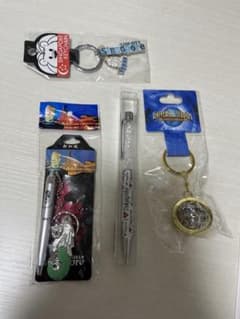 シンガポールのキーホルダー、ペンのセットのサムネイル
