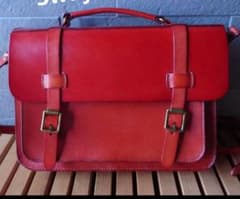 レザーショルダースリーウェイ朱色サッチェルバッグ美品のサムネイル