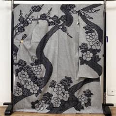 総絞り 鹿の子絞り 品のある花 振袖 未使用品 正絹 共八掛 長襦袢 二点