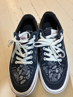 VANS スニーカー ペイズリー柄 ネイビーのサムネイル