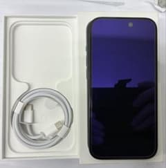 Apple iPhone 15 검정 충전 케이블 포함