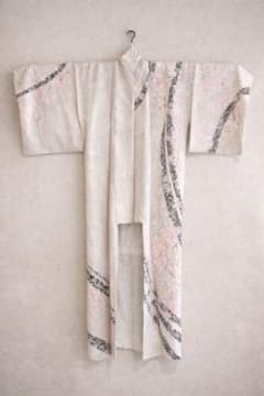 美品【桜柄】正絹着物｜纏うだけで絵画のように華やぐコーデセット可のサムネイル