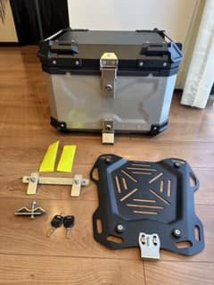 バイク用　トップケース　リアボックス(55L)のサムネイル