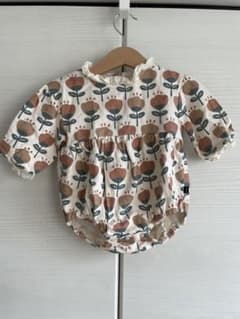 ベビー服　花柄ロンパース　70サイズのサムネイル
