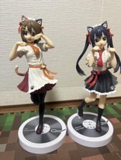 けいおん！ 猫耳メイドフィギュア2体とストラップ9個セット 平沢唯 中野梓 けいおん！ 猫耳メイドフィギュア2体とストラップ9個セット 平沢唯