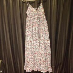 【さや様専用】梨花着用ブランド花柄マキシワンピースのサムネイル