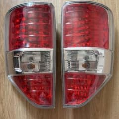 トヨタ ノア ZRR70系 純正テールランプ 左右セット - メルカリ