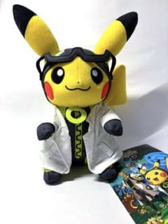 オンラインストア　ポケモンGO ウィロー博士の助手ピカチュウ　へんしんメタモン ぬいぐるみ Pokémon GO ウィロー博士の助手ピカチュウ - メルカリ