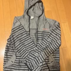adidasパーカーのサムネイル