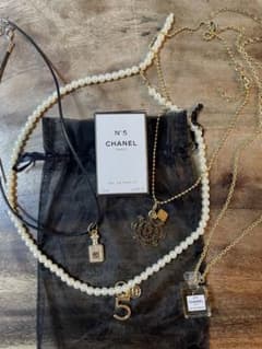 CHANEL No5 코코 마크 플레이트 진주 목걸이
