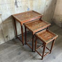 無垢材 ヴィンテージ ネストテーブル　花柄 ハンドペイント 無垢材 ヴィンテージ ネストテーブル 花柄 ハンドペイント - メルカリ