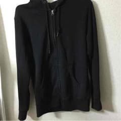 黒のパーカーのサムネイル