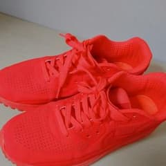 NIKE AIR MAX90 エッセンシャル