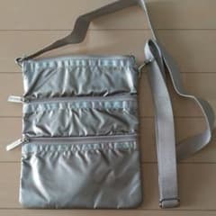 LeSportsac　ショルダーバッグのサムネイル