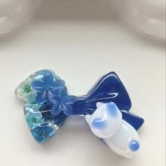 レジン ヘアゴム ブローチ リボンと猫ちゃん ネイビーブルー◡̈