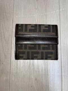 KEN様専用　FENDI  折りたたみ財布のサムネイル