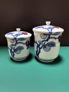 有田焼 人間国宝 柿右衛門 組み湯呑み ペア蓋付き 上品な器 - メルカリ
