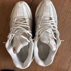 NIKE SHOX R4 スニーカー ホワイトシルバー27cmのサムネイル