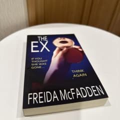 THE EX Freida McFadden 洋書のサムネイル