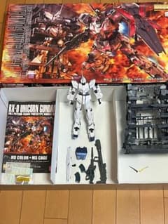 [組立済] 1／100MG ユニコーンガンダム HDカラー+MSケージのサムネイル