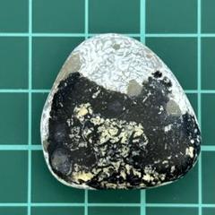 おにぎりさん　天然石 おにぎり瑪瑙 原石天然石 STA-113縦2.7cm×横2.7cm×厚さ1cm