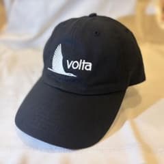 企業ロゴ　volta ベースボールキャップ 黒のサムネイル