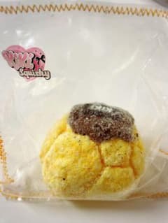 【新品】kikisquishy粉付きチョコいちごシュークリームMのサムネイル