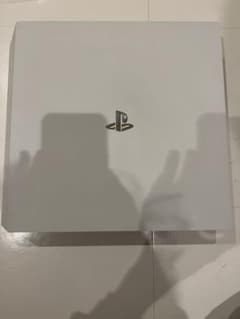 【SSD換装済】 PS4 Pro 本体 グレイシャー・ホワイト【500GB】のサムネイル