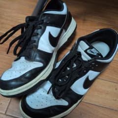 最終値下げ！Nike スニーカー ブラックホワイトのサムネイル