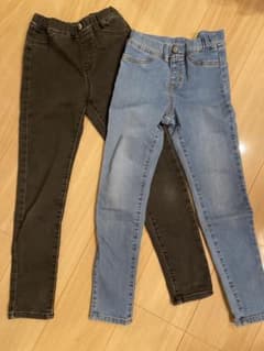 【GU】スキニーデニム130㎝ 2本セットのサムネイル