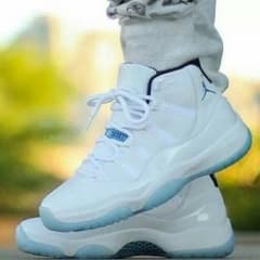 NIKE AIR JORDAN 11 LEGEND BLUE RETROのサムネイル