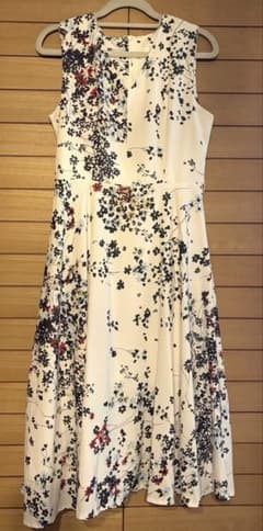花柄ノースリーブVネックミディドレスのサムネイル