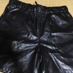 レブトレイト レザーハーフパンツのサムネイル