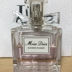 Miss Dior 香水 BLOOMING BOUQUETのサムネイル