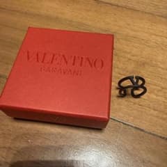 VALENTINO GARAVANI Vロゴ リング マットブラック - メルカリ