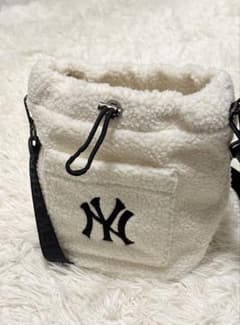 ニューヨーク・ヤンキース ボアショルダーバッグのサムネイル