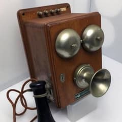 レトロ電話器　 （贈）日本電信電話公社　 壁掛け電話機　 木製 アンティーク レトロ電話器 （贈）日本電信電話公社 壁掛け電話機 木製