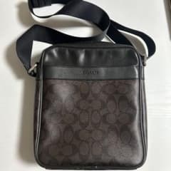 COACH ブラウンレザーショルダーバッグのサムネイル