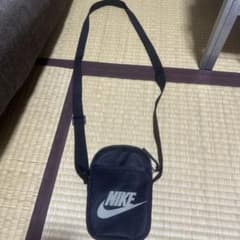 NIKE ショルダーバッグ ブラックのサムネイル