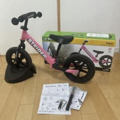 ストライダー12インチ　ピンク　純正マルチバイクスタンド付き ⭐︎直接引取限定⭐︎ ストライダー 12 Sport＆マルチバイクスタンド