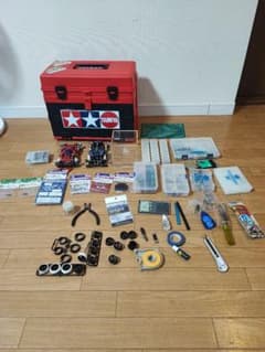 [引退セット]ミニ四駆2台、新品パーツ、他多数のサムネイル