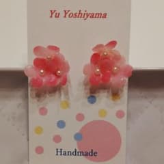 ハンドメイドピアスのサムネイル