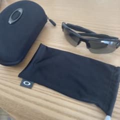【最終値下げ】OAKLEY FLAK 2.0 サングラス ブラック ケース付のサムネイル