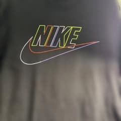 NIKE The Nike Tee Tシャツ ブラック Lのサムネイル