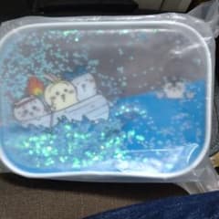 ちいかわ スパンコールポーチ ブルー　パルコのサムネイル