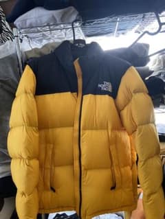 THE NORTH FACE ヌプシジャケット　サミットゴールド　Lサイズのサムネイル