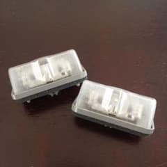 トヨタ純正 LEDライセンスランプ(ナンバー灯)２個セットのサムネイル